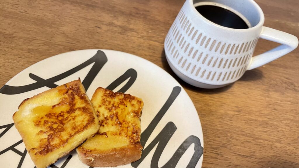 朝　ダイエットメニュー　ブラックコーヒー、フレンチトースト(食パン1/3枚分)