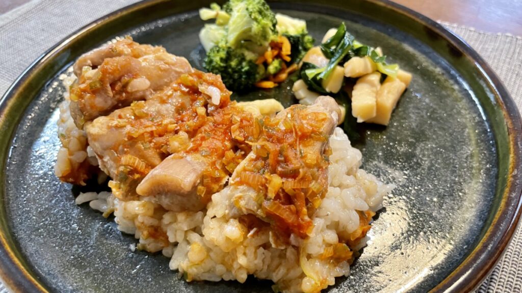 昼　ダイエットメニュー　【ダイエティシャン】鶏チリソース丼